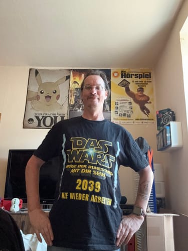Customer photo review of DAS WARS - Premium Shirt Unisex