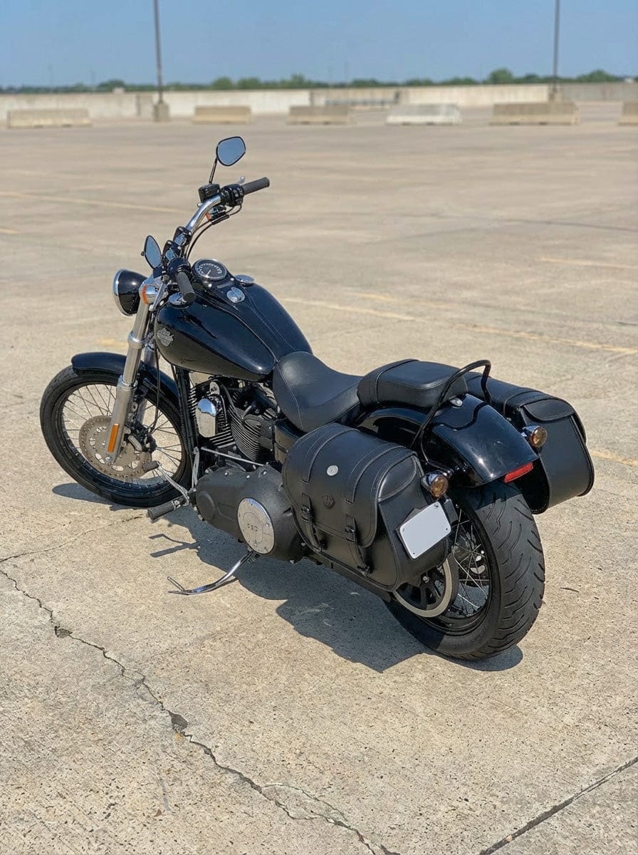 Customer photo review of 30L - Wraith Large Quick-Mount Shock Cutout Leather Saddlebags For Harley Dyna Wide Glide FXDWG/I