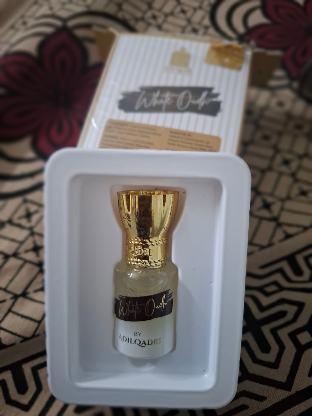 Customer photo review of White Oudh Luxury Attar Perfume