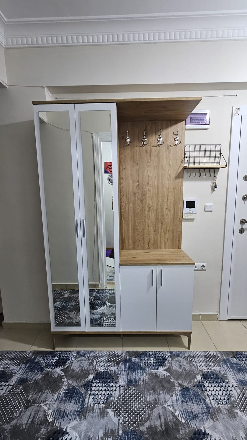 Customer photo review of Rani EA147 Modern Portmanto 4 Kapaklı Aynalı Raflı Askılı Ayakkabılık Vestiyer Sepet Ceviz - Beyaz