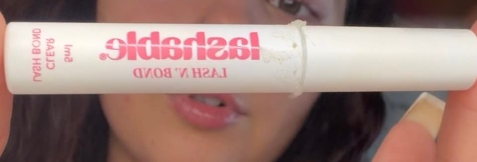 Customer photo review of Lashable LASH N' BOND transparentní lepidlo