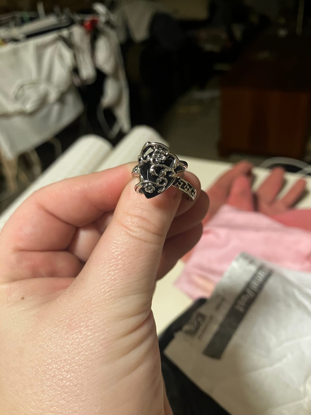 Customer photo review of Vintage Vine Black Agate Ring (Light Luxury Niche Dark Style Band)
