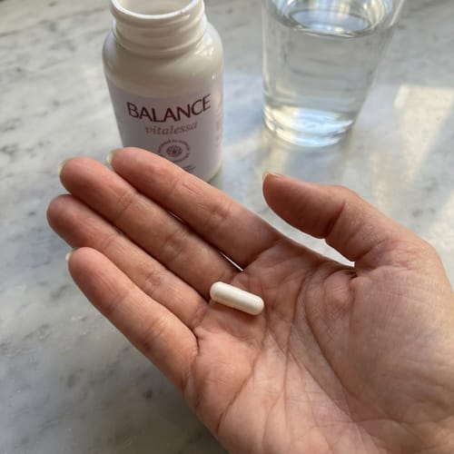 Reseña con foto de un cliente sobre BALANCE - Cápsulas de equilibrio en menopausia