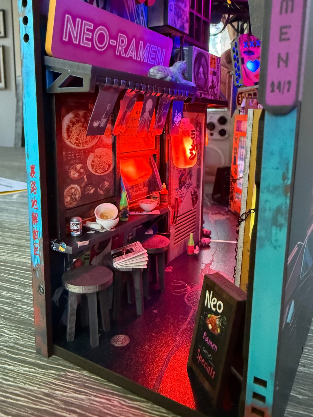 Customer photo review of Neo Ramen MiniAlley – A Cyberpunk DIY Diorama Booknook