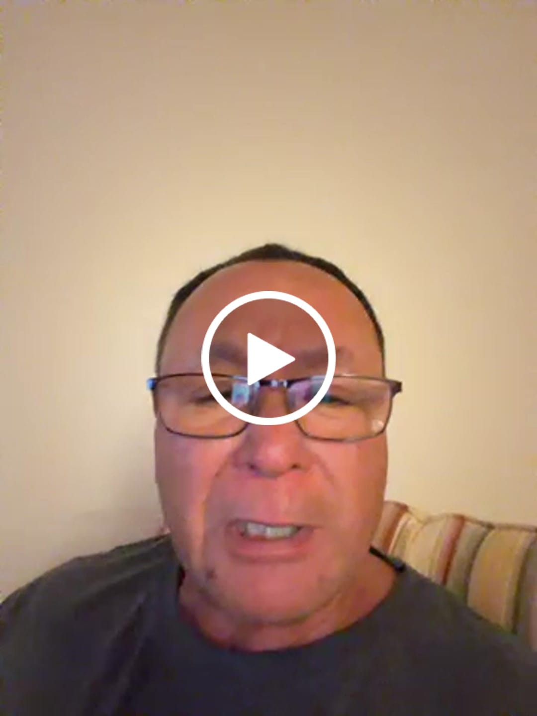 Customer video review of Bulldog DL T-Shirt