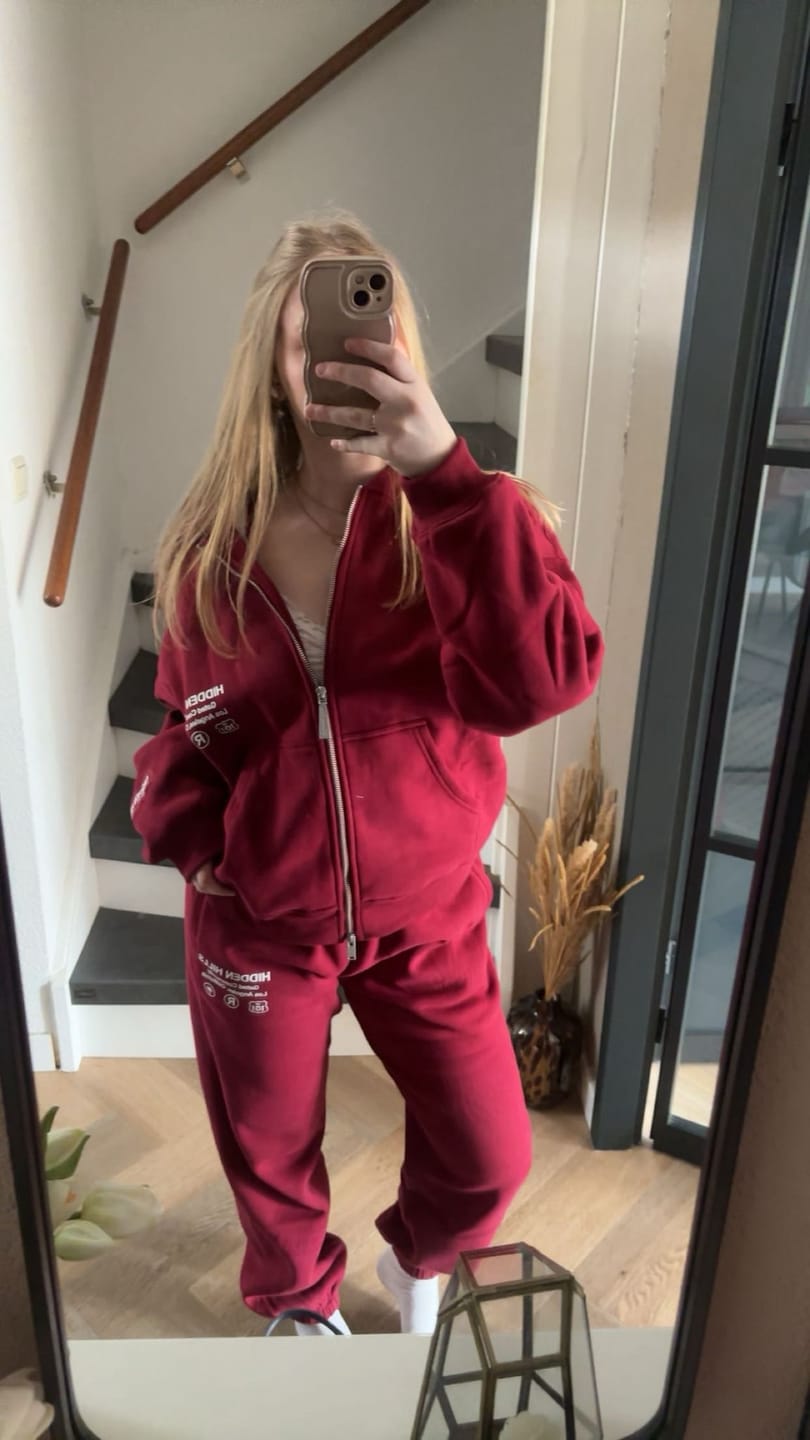 Customer photo review of LABEL ZIP HOODIE BURGUNDY