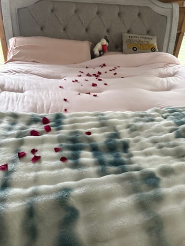 Customer photo review of Waterproof & Stain-Resistant Hotel Pillow