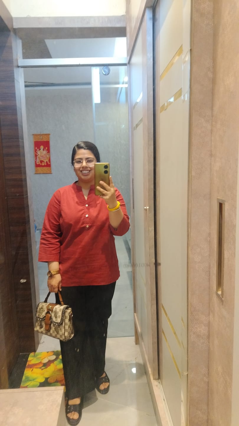 Customer photo review of Women Maroon Airy Linen Short Kurta
