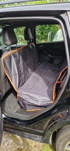 Customer photo review of Strex Hondendeken Auto Achterbank en Kofferbak - 137 x 147 CM - Beschermhoes - Hondenkleed - Honden Deken Auto Achterbank - Incl. Hondenriem En Opbergzak