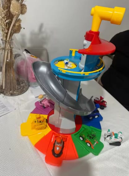 Customer photo review of Auto Rennbahn Spielset Kinder | Fahrzeuge mit Rutschbahn