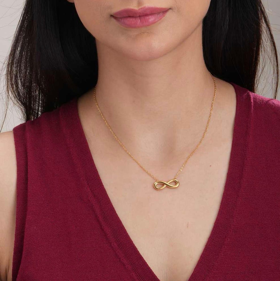 Customer photo review of Golden Infinity Necklace