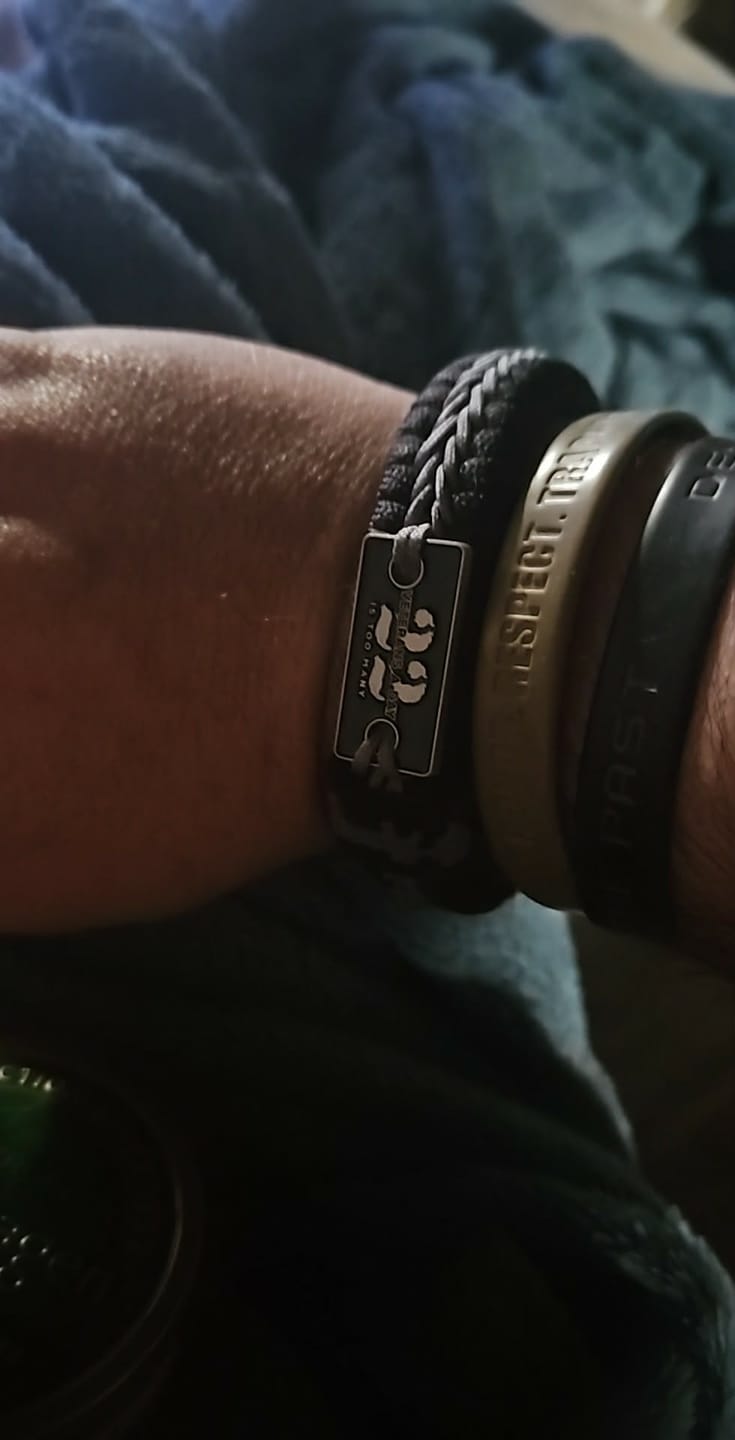 Customer photo review of 22 A Day - Paracord Bracelet
