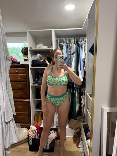 Customer photo review of TYLER Botanical Bloom Sporty Bikini Top
