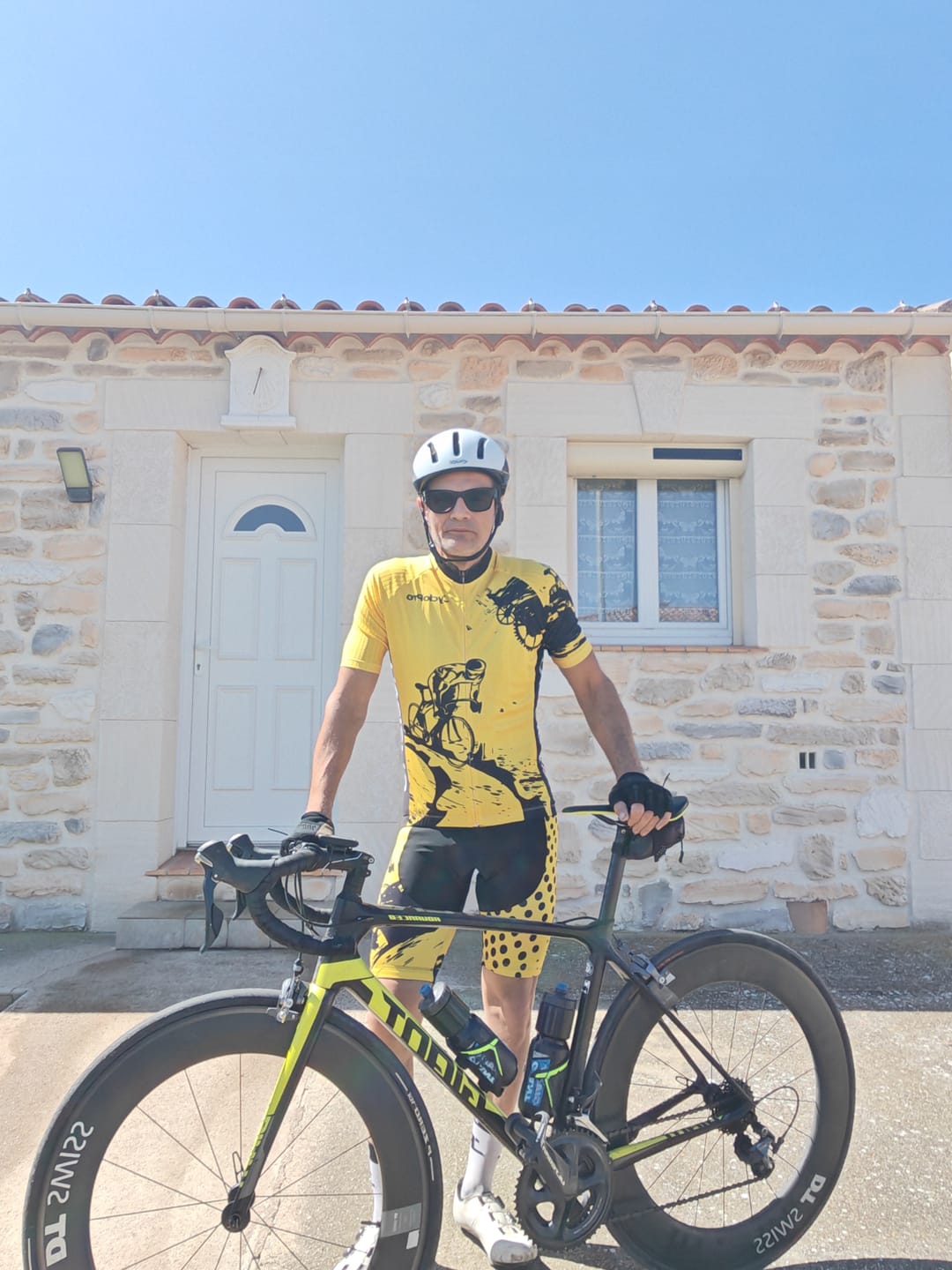 Customer photo review of Tenue De Cycliste Route Jaune - Vintage