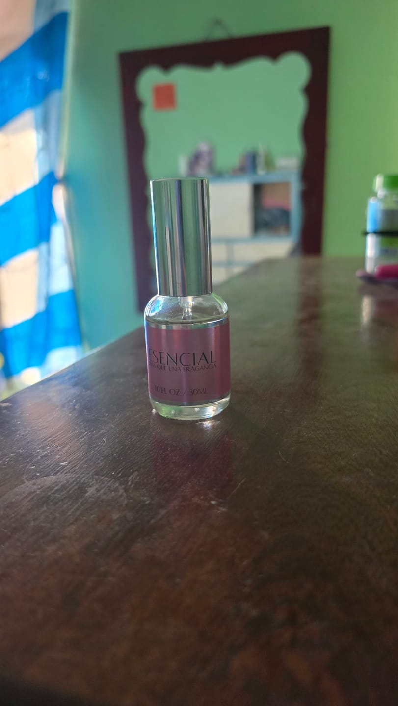 Customer photo review of M565 Inspirado en: La Vie est Belle L'Elixir - Lancôme