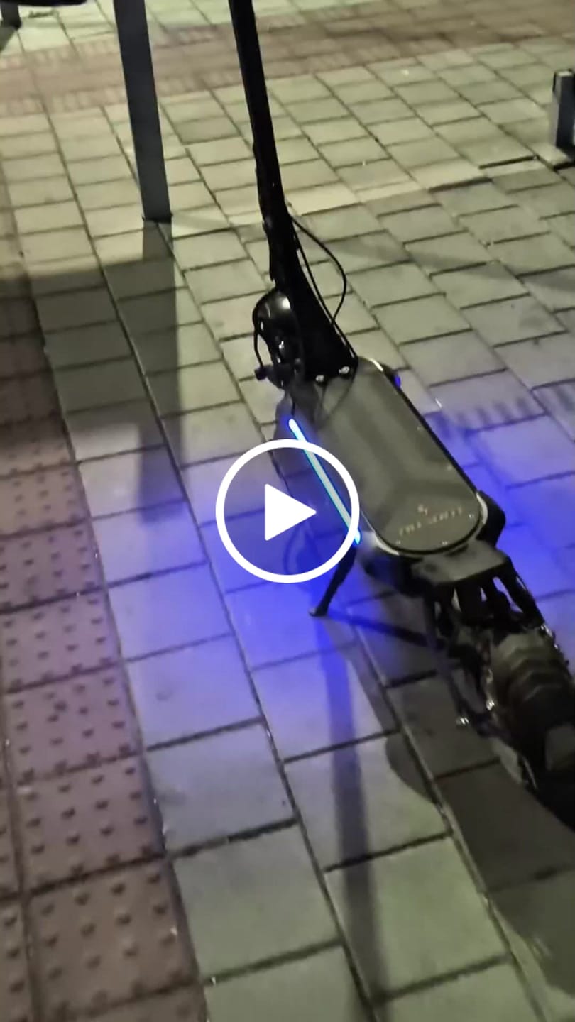 Customer video review of Ausom SR1 Electric Scooter
