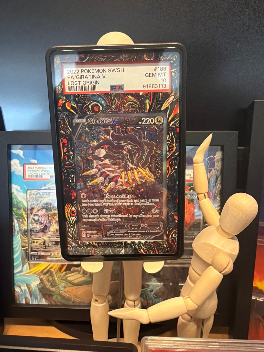 Customer photo review of Giratina V 186-196 Lost Origin Extended Art Display Cases