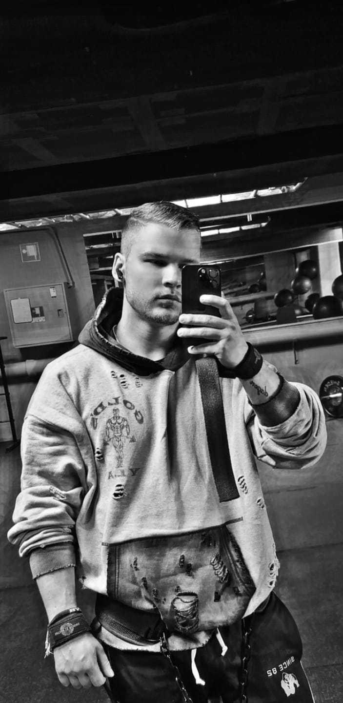 Customer photo review of 5168 - Gold's Iron Legacy Distress Hoodies