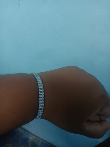 Customer photo review of Noir Baguette Bracelet