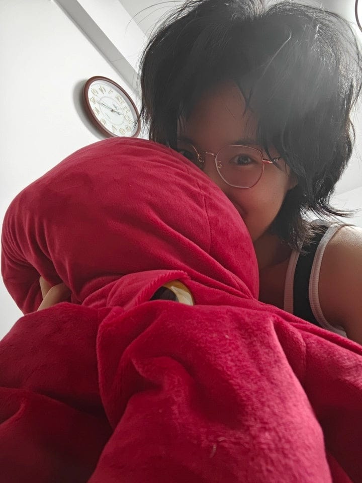 Customer photo review of Giant Pacific Octopus Plush Toy – Ultra-Realistic, Cuddly, and Perfect for Ocean Lovers