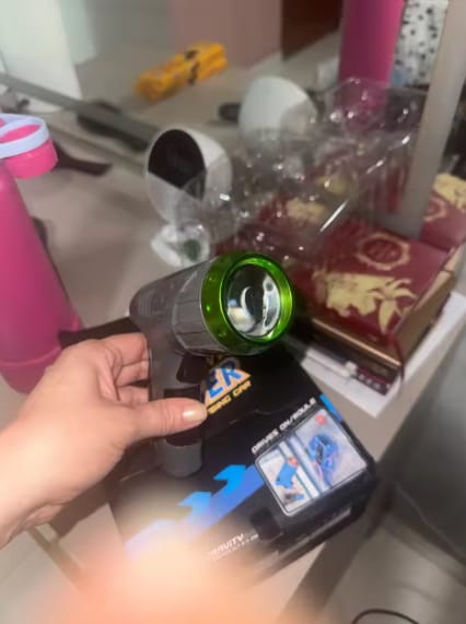 Customer photo review of RC Wandkletter Auto Kinder | Ferngesteuertes Laser Fahrzeug