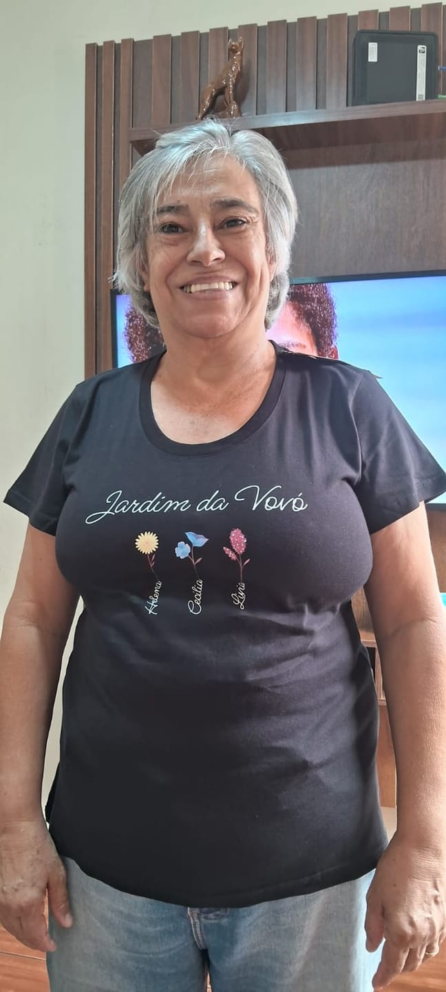 Customer photo review of Camiseta Personalizada Jardim da Vovó - PRETA - Algodão 100%