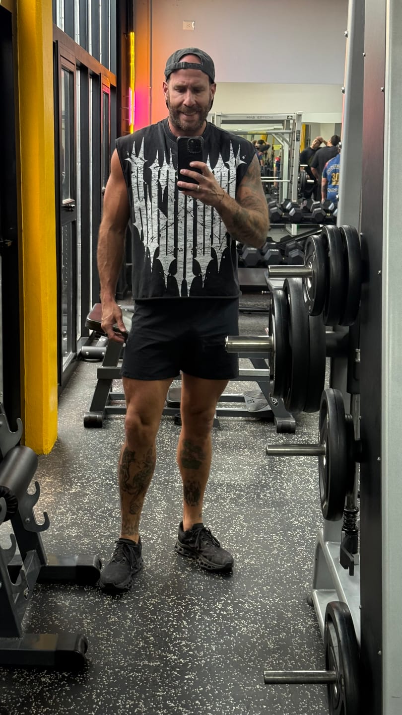 Customer photo review of 3021 - Revenge Crop Cut-Offs