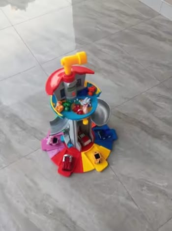 Customer photo review of Auto Rennbahn Spielset Kinder | Fahrzeuge mit Rutschbahn