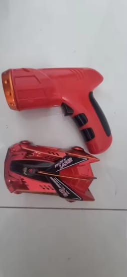 Customer photo review of RC Wandkletter Auto Kinder | Ferngesteuertes Laser Fahrzeug