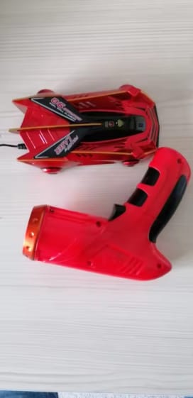 Customer photo review of RC Wandkletter Auto Kinder | Ferngesteuertes Laser Fahrzeug