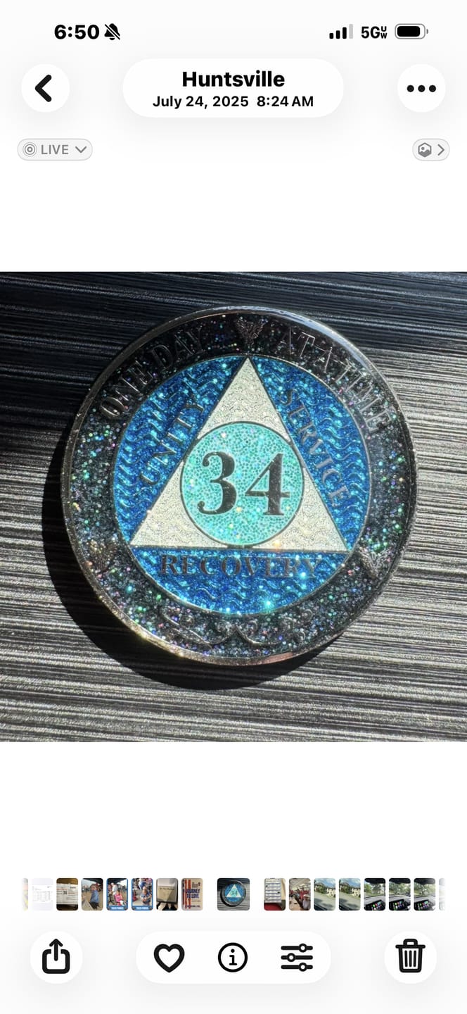 Customer photo review of 34mm Standard Size AA Medallion Velvet Box - Specialty Chip/Coin/Token Holder