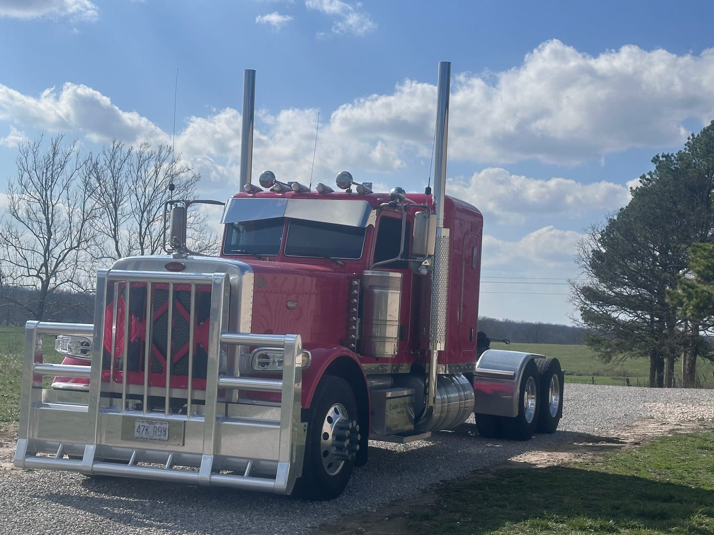 Customer photo review of 2 Piece Window Bus Glass For Peterbilt 379, 388, 389 #PFT-BG-379/389-RT