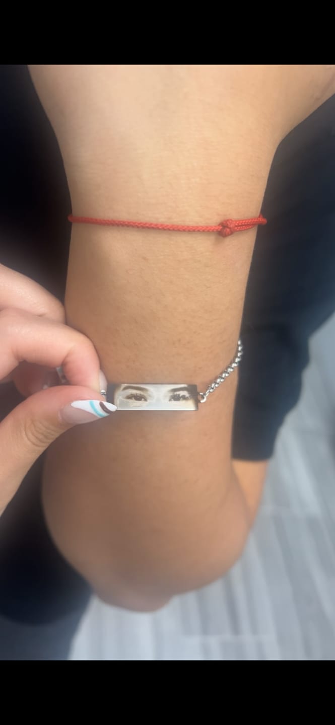 Customer photo review of Personalized Eye Photo Bracelet