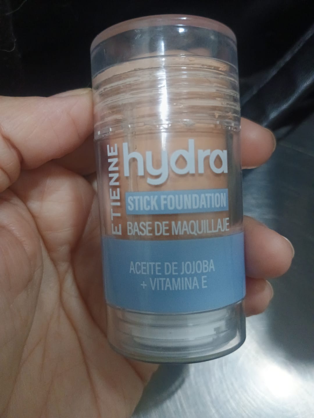 Customer photo review of Etienne Glowing Stick Hydra Hidratante