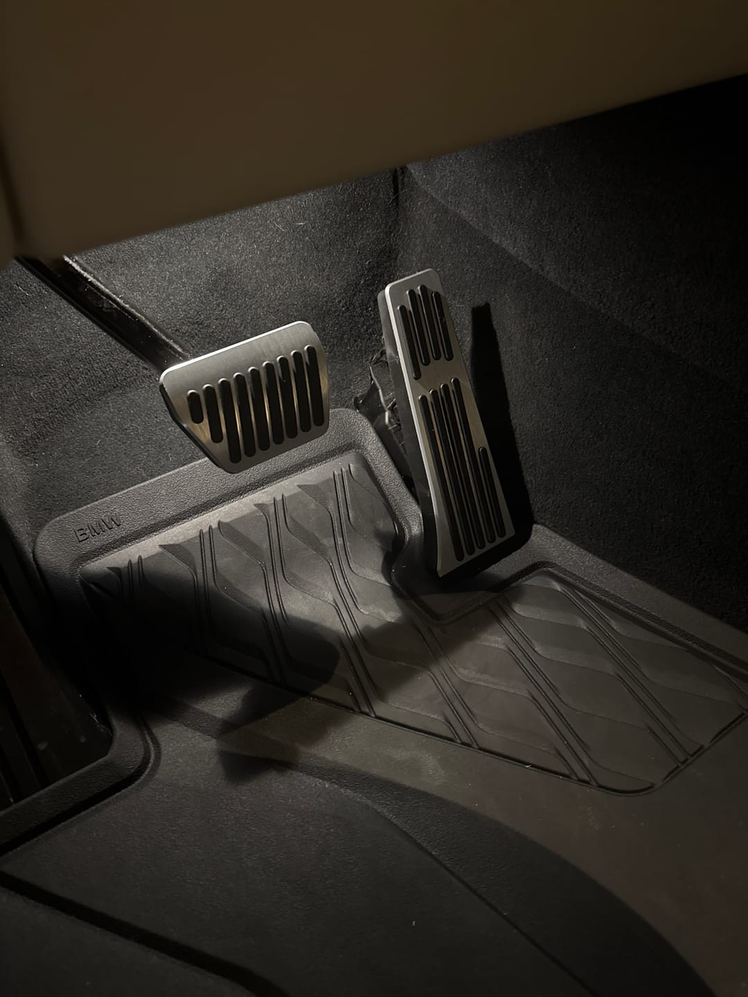 Customer photo review of SPCRSO Compatible with BMW Pedal Covers, No Drill Break Pedal Cover Anti-Slip Gas (1' F20/2' F22/3' F30 G20/4' F32/5' G30/6' F12 G32/7' G11 G12/X3 G01/X4 G02/X5 F15 G05/X6 F16 G06/X7 G07)