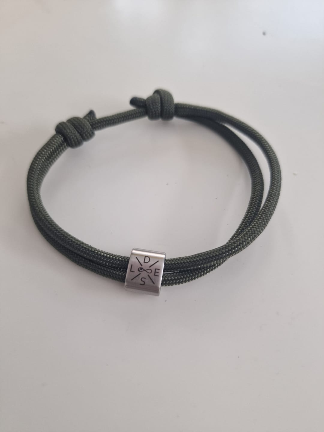 Customer photo review of Gravur Armband HUA MUA SYMBOL MITTE