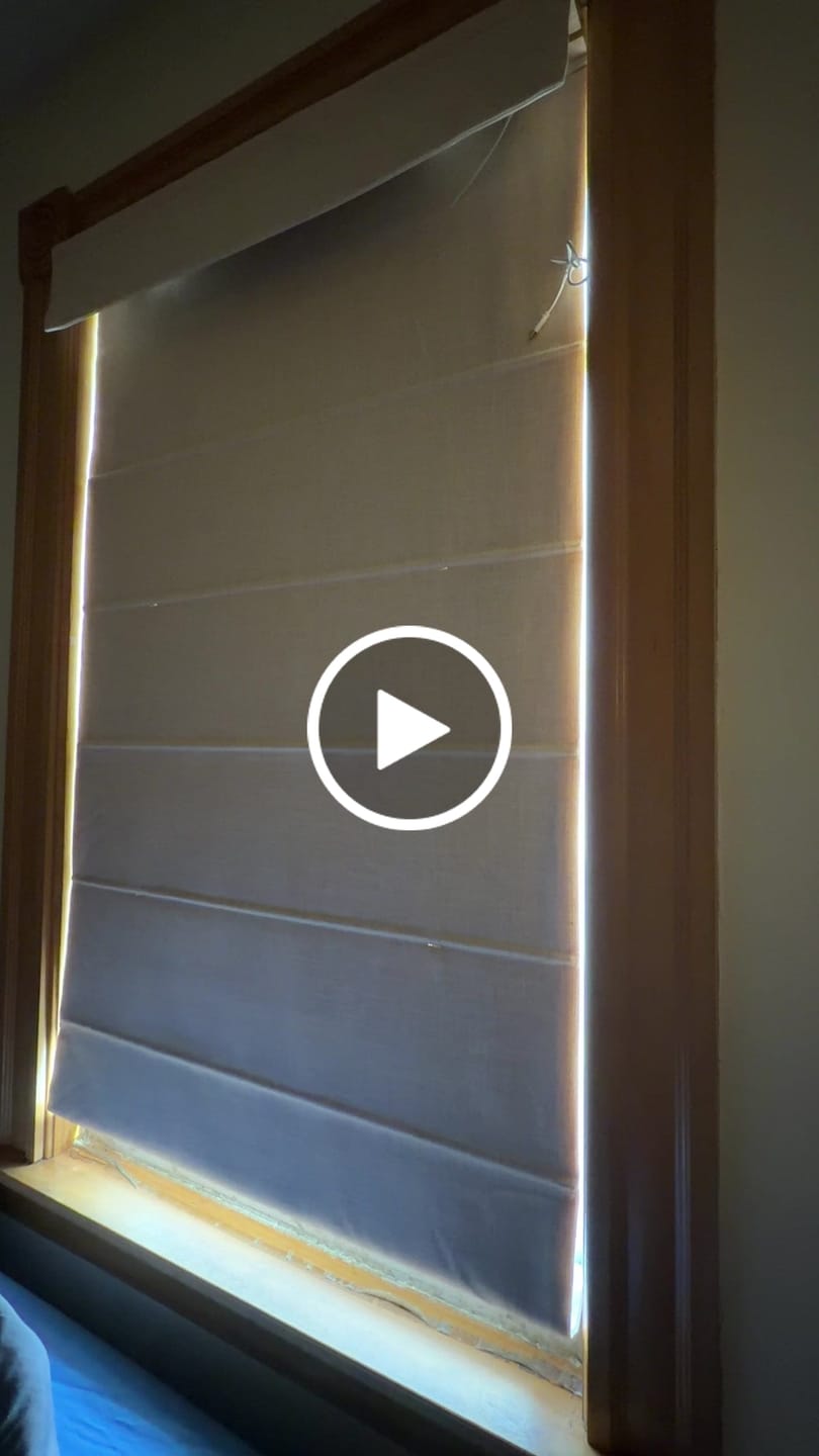 Customer video review of SmartWings Motorized Linen Roman Shades 50%/70%/100% Blackout Daphne