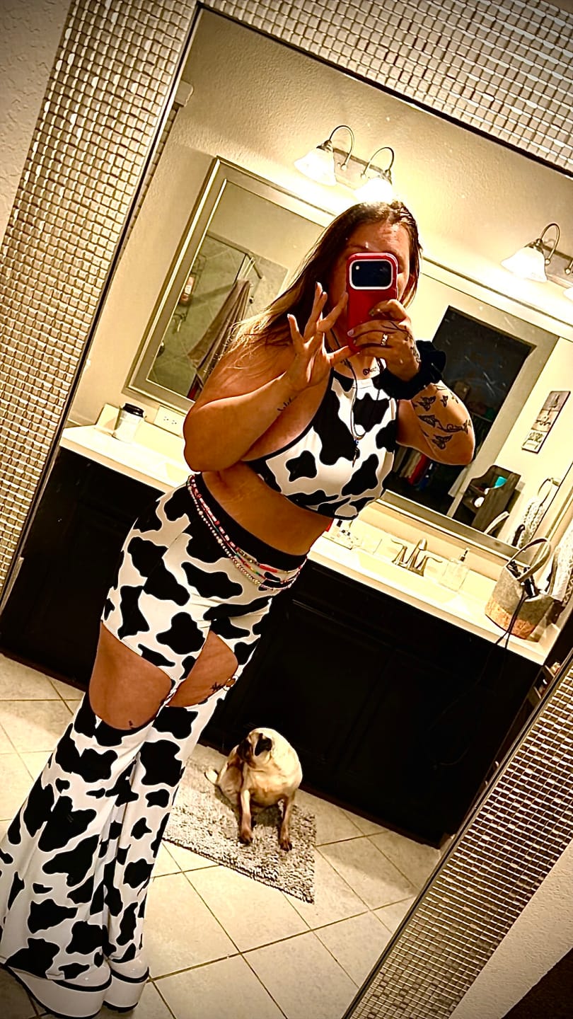Customer photo review of Cow O-Ring Flare Pants Set