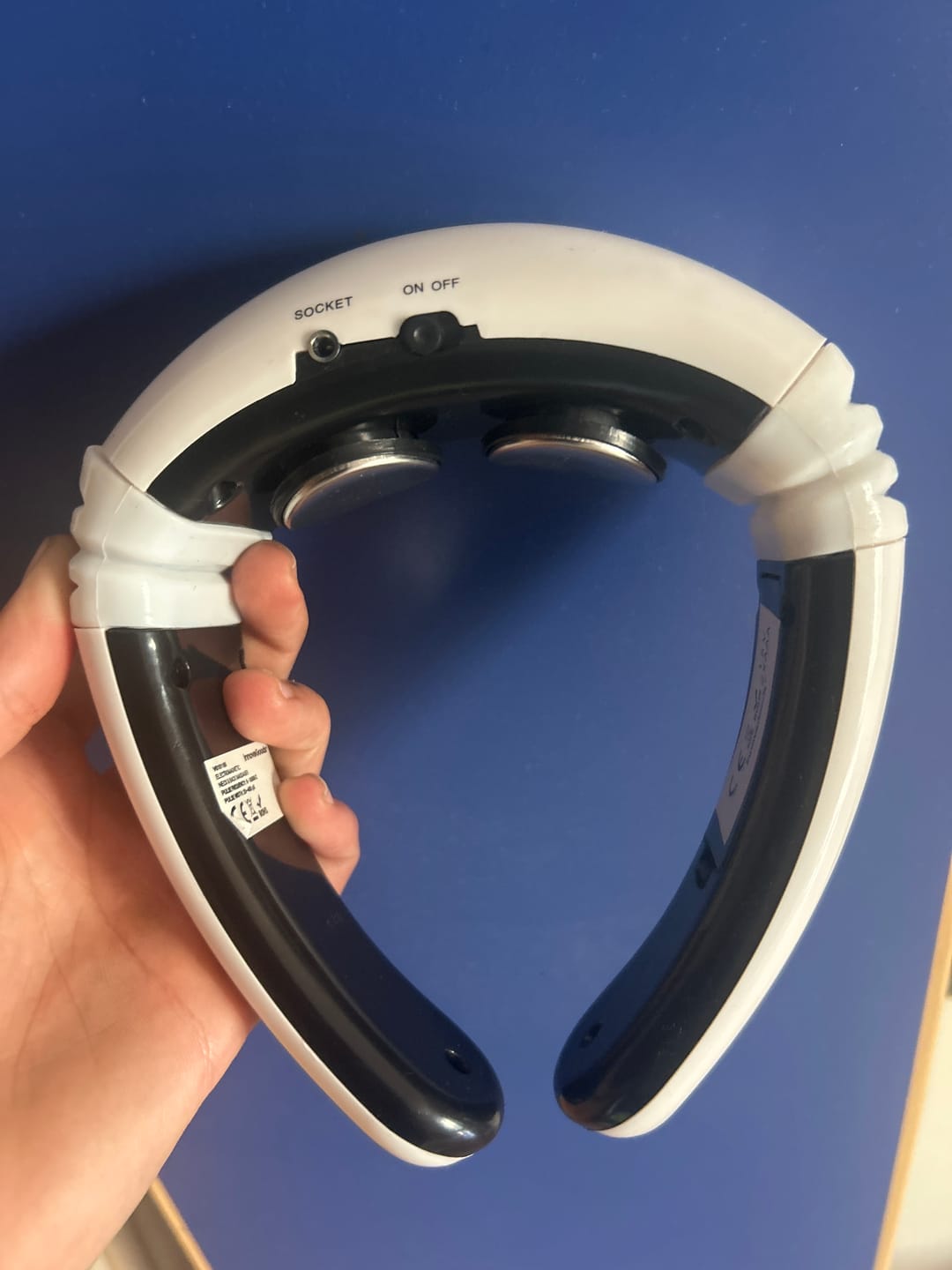 Customer photo review of Masajeador de cuello y espalda electromagnético