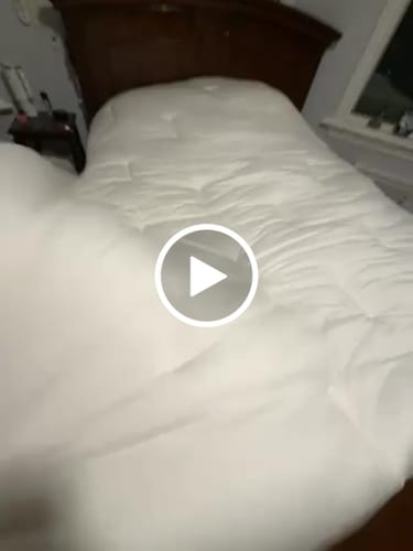 Customer video review of MarshMellow Comforter