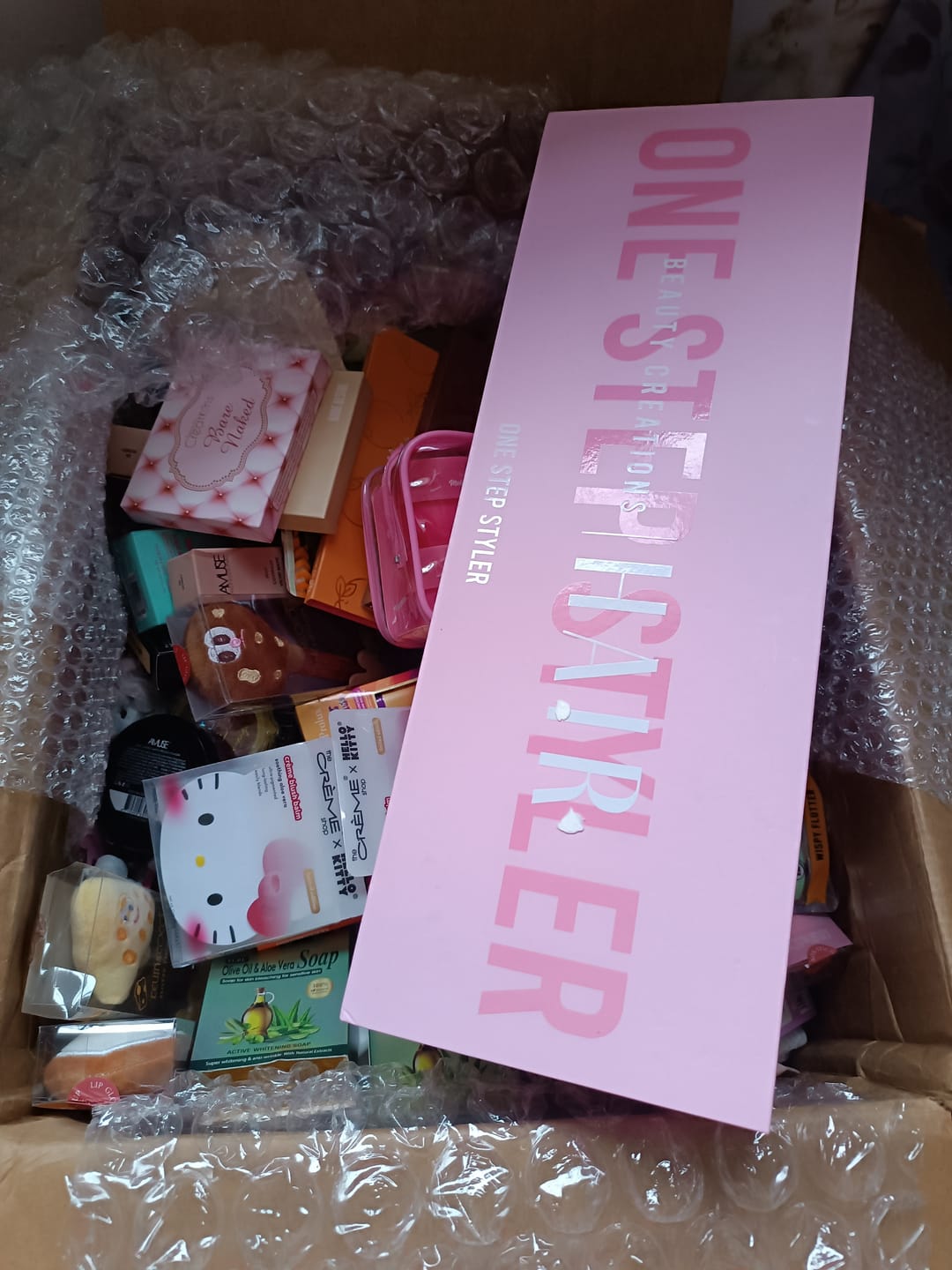 Customer photo review of Caja de Cosméticos Starter Mix Surtido - Venta al por Mayor 134 Unidades (TUBOX#2)