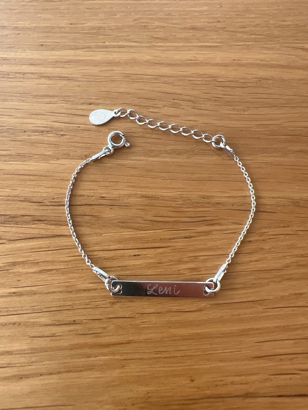 Customer photo review of Baby Armband mit Gravur länglich