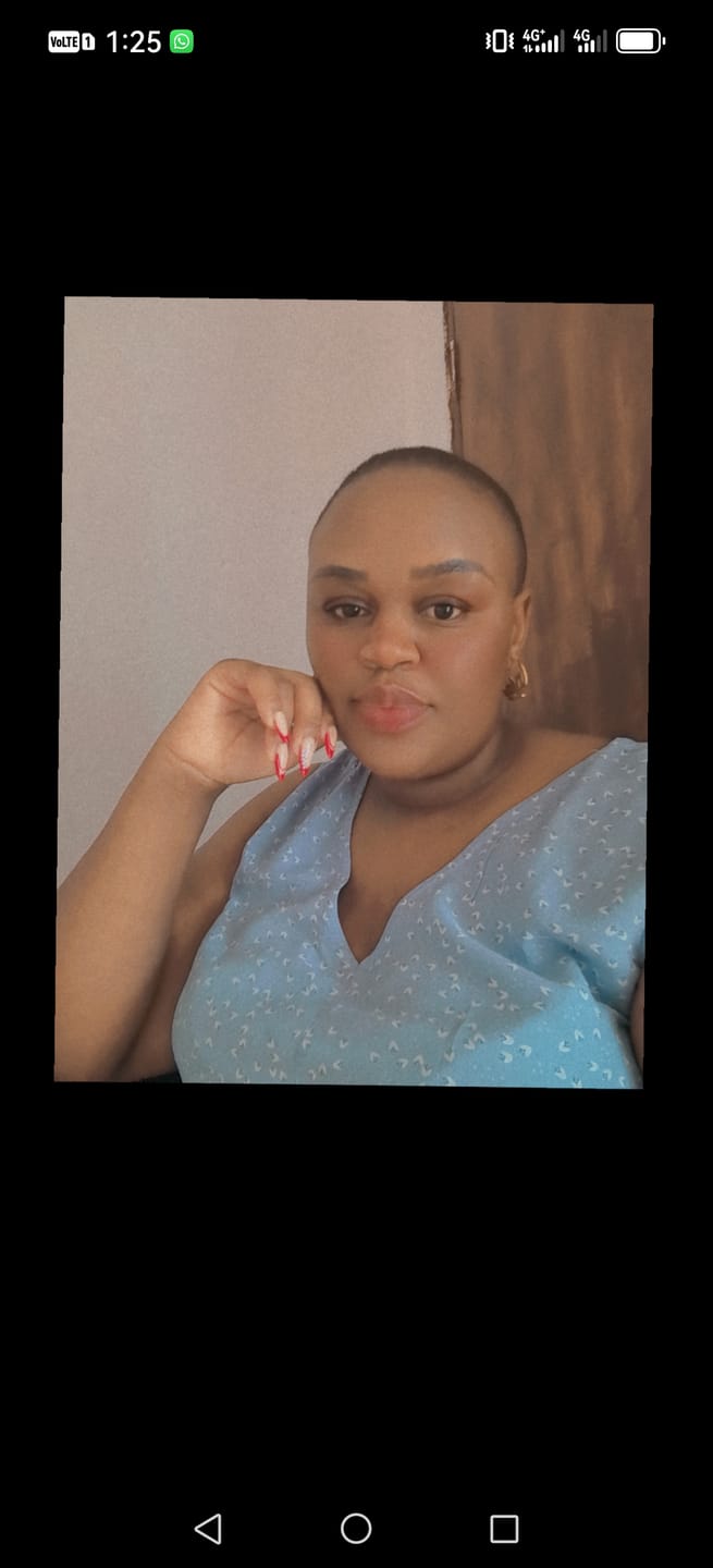 Customer photo review of Gold Mini Era Logo Hoops