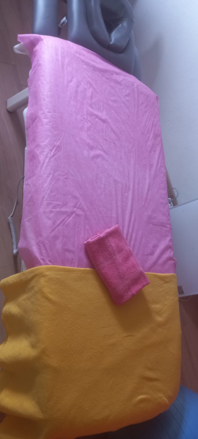 Customer photo review of Therapieliege Elektrisch Proxima V4 Ergo | 4-Segmente | Handfernbedienung Steuerrahmen | 3 Jahre Garantie