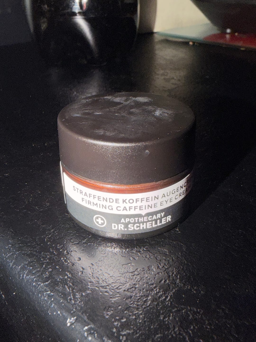 Customer photo review of Straffende Koffein Augencreme