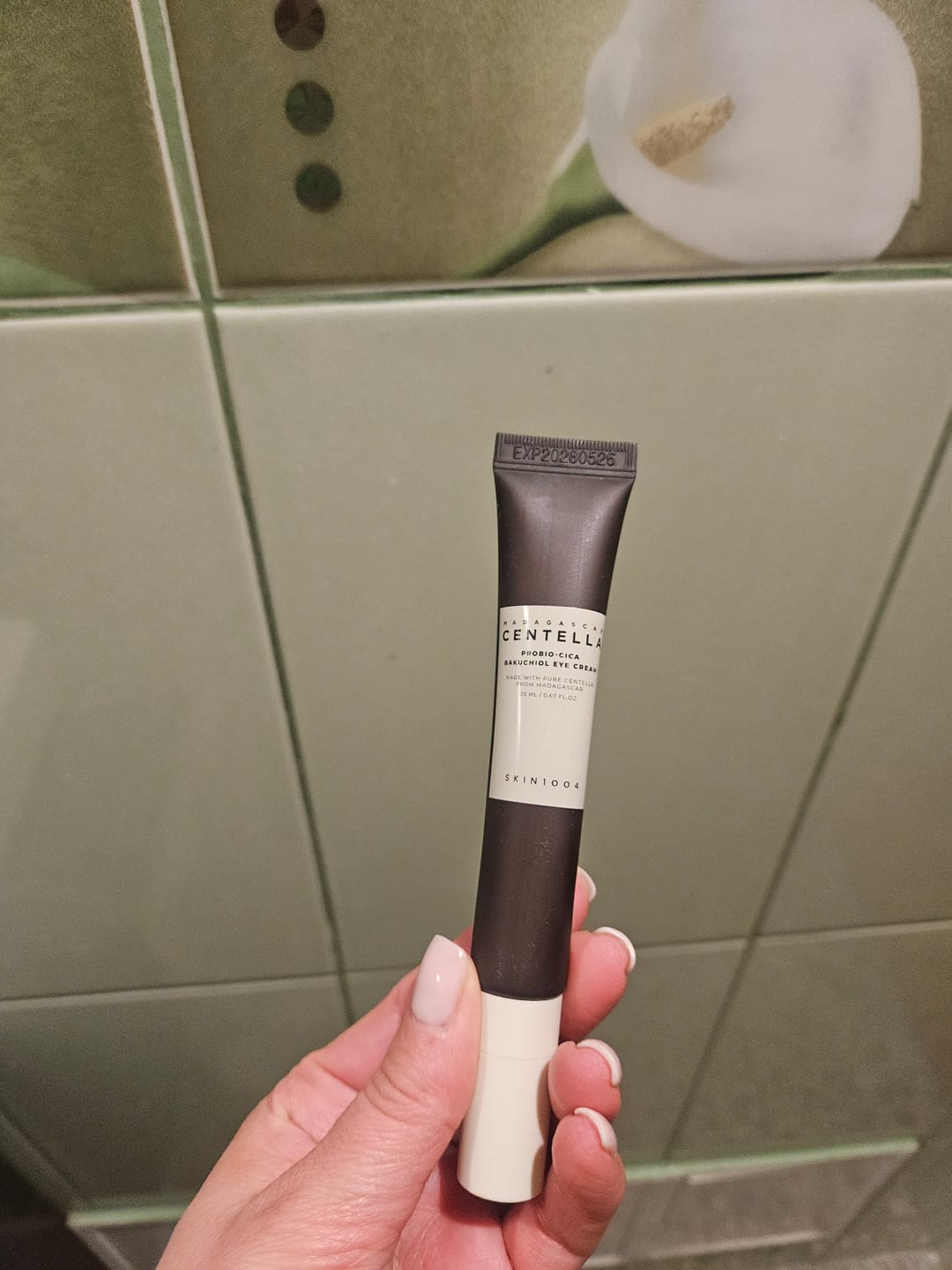 Customer photo review of Nostiprinošs masāžas acu krēms ar bakučiolu SKIN1004 Probio-Cica Bakuchiol Eye Cream