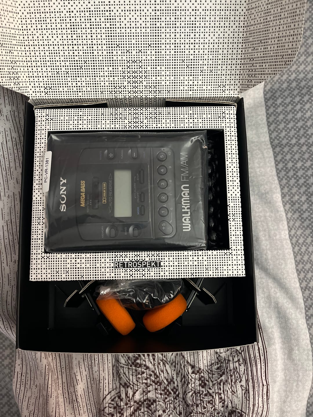 Customer photo review of Sony Walkman WM-F2081 Auto Reverse AM/FM Portable Cassette Player