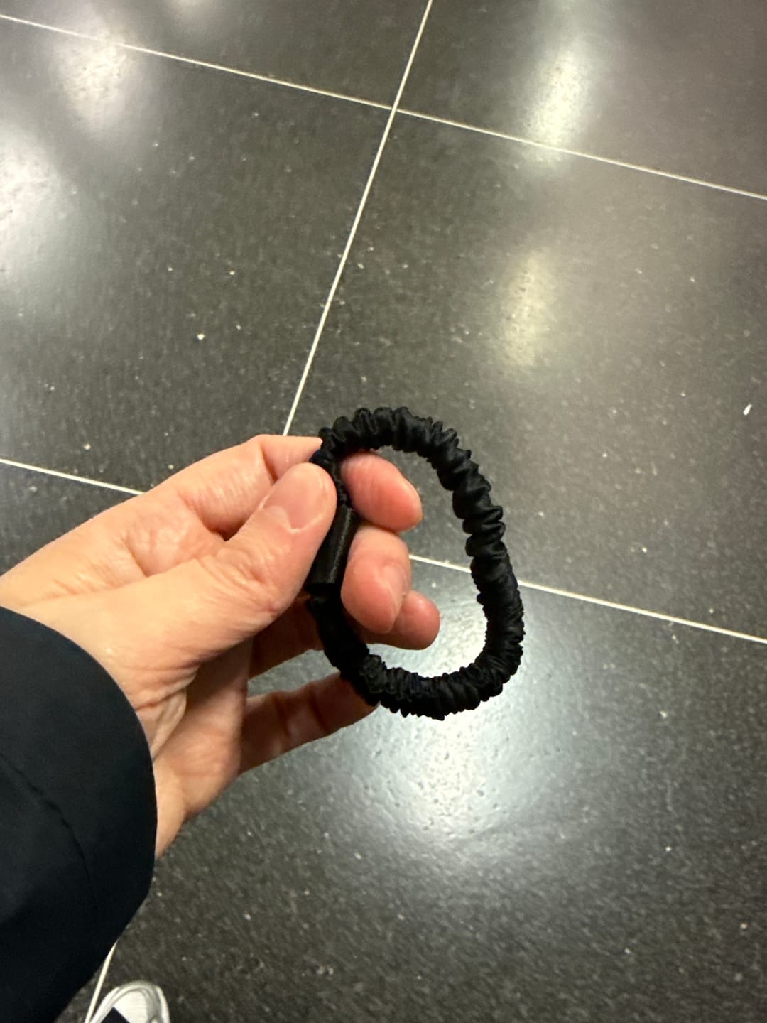 Customer photo review of Mulberry Silk Skinny Scrunchies
