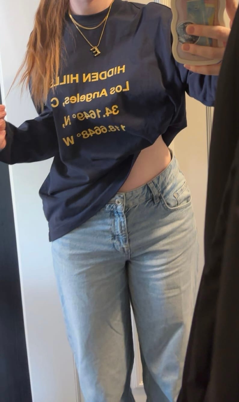 Customer photo review of VINTAGE LOGO LONGSLEEVE T-SHIRT AMBER/NAVY