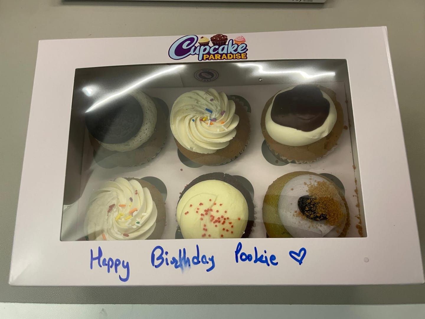 Customer photo review of 6 Pack Original Cupcakes